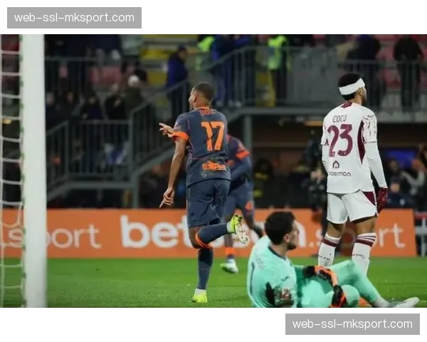 即时快报：替补奇兵！昂热球员登场第一次触球便完成反击助攻