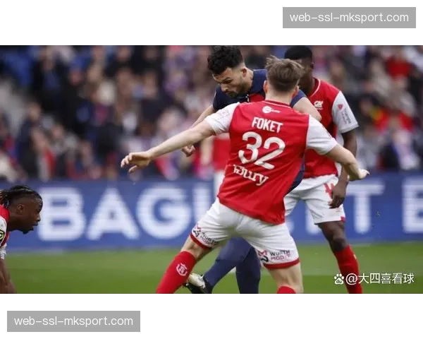 半场：克莱蒙0-0兰斯，主队门将迪奥贡献四次关键扑救