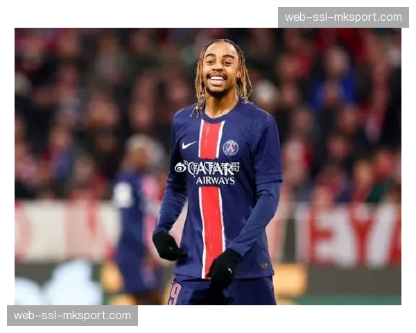 全场比赛结束，巴黎圣日耳曼客场1-0小胜昂热，巴尔科拉制胜球